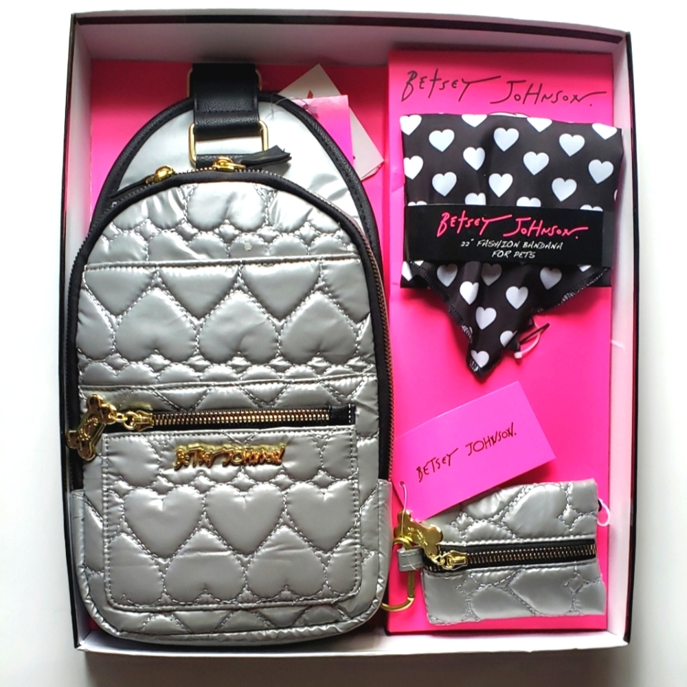 Betsey Johnson 3 Piece Pet Bag Set in Quilted Silver NWT in Gift Box